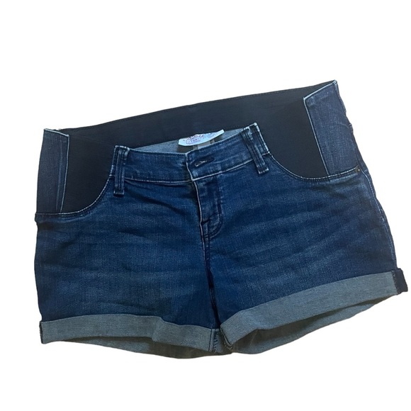 Ingrid & Isabel Maternity shorts - Picture 1 of 3
